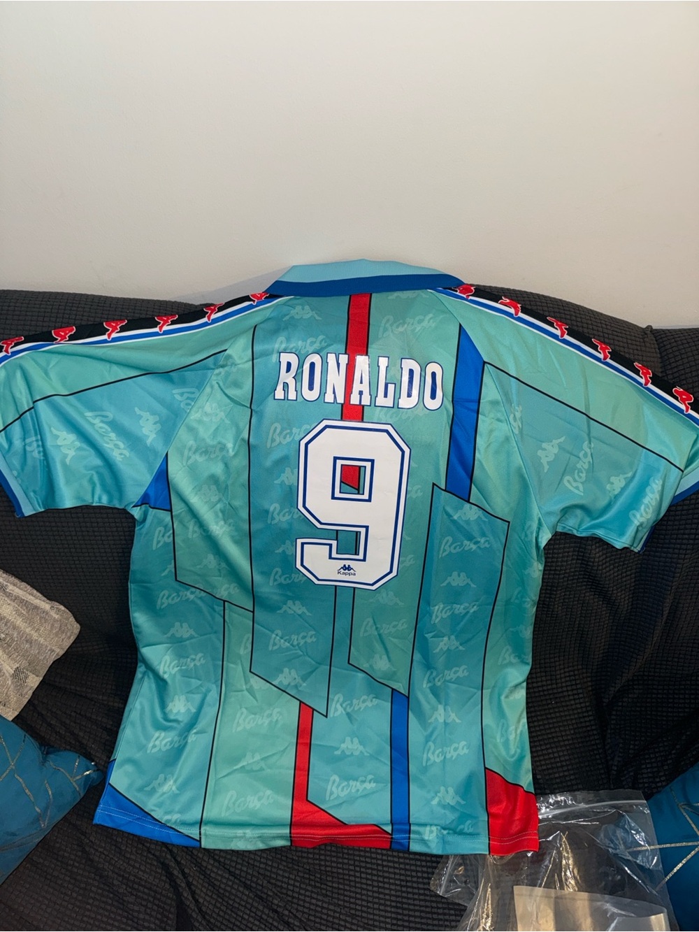 1996-1997 FC Barcelona jersey by Kappa, featuring Ronaldo Nazario's name & #9